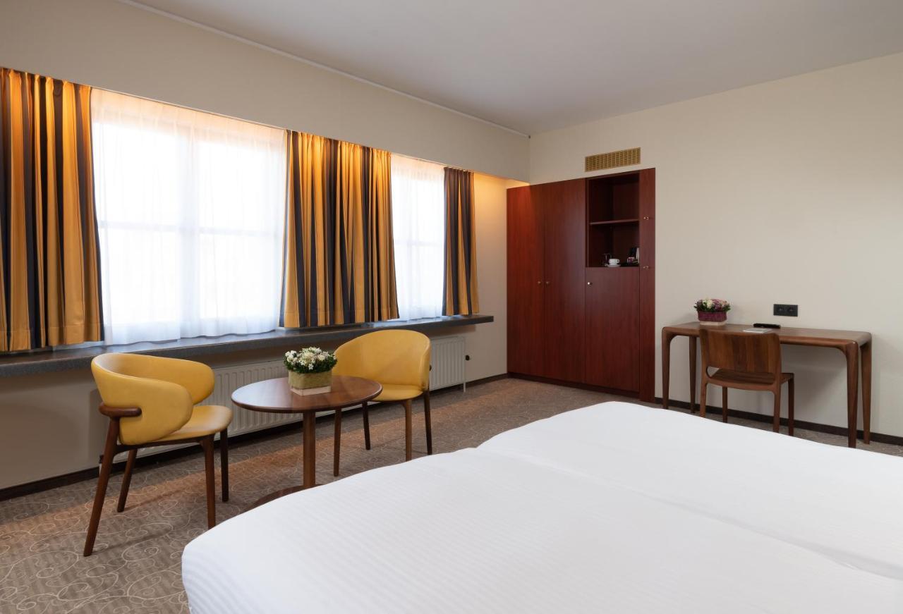 Superior Double or Twin Room Canal View